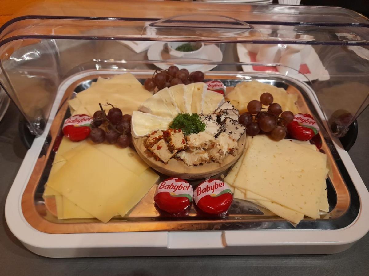 Alt Warburg Hotel Eksteriør billede