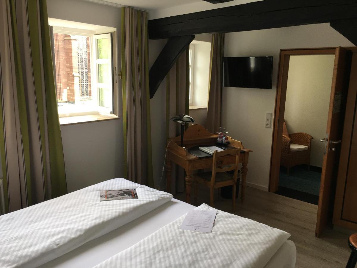 Alt Warburg Hotel Eksteriør billede