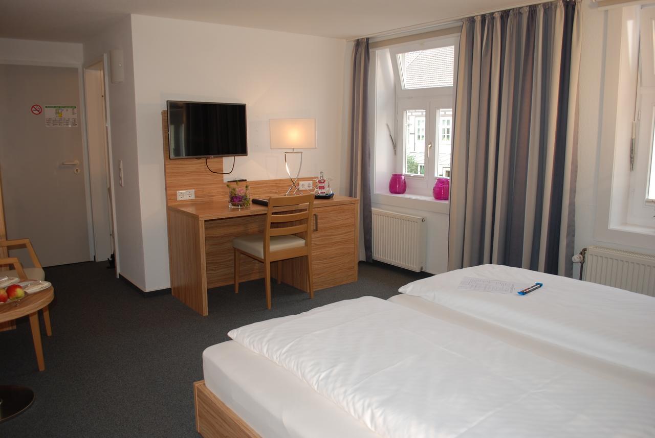 Alt Warburg Hotel Eksteriør billede
