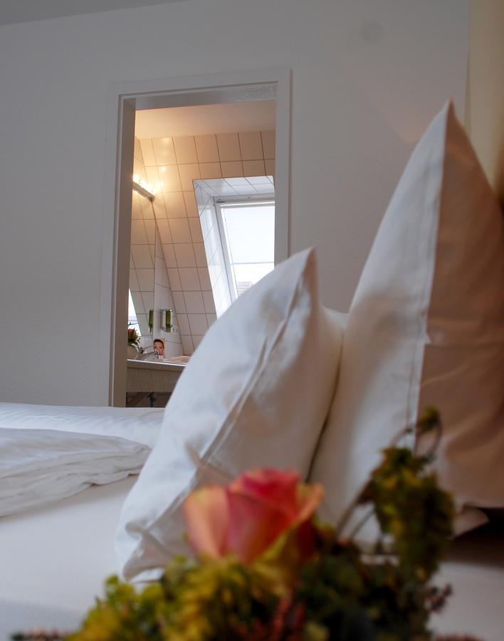 Alt Warburg Hotel Eksteriør billede