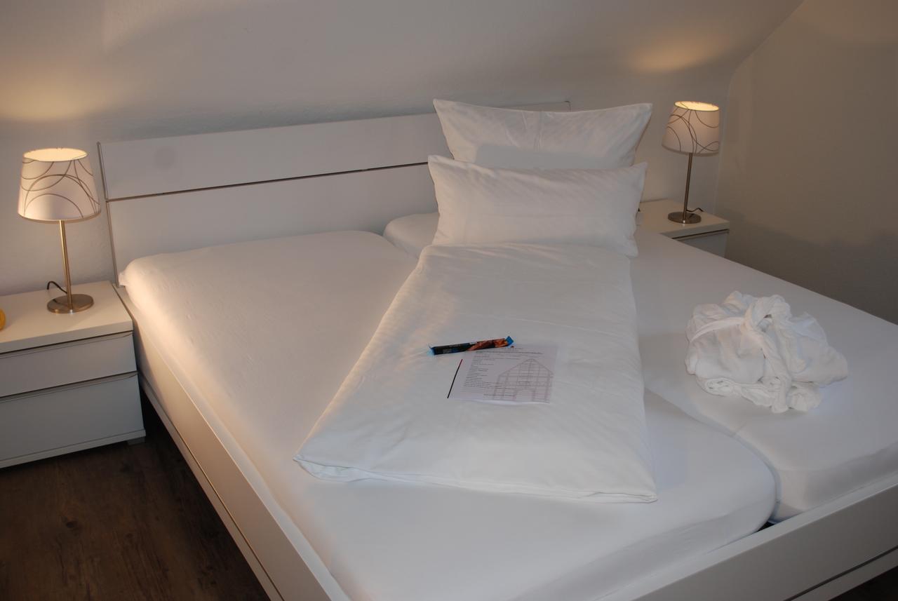 Alt Warburg Hotel Eksteriør billede