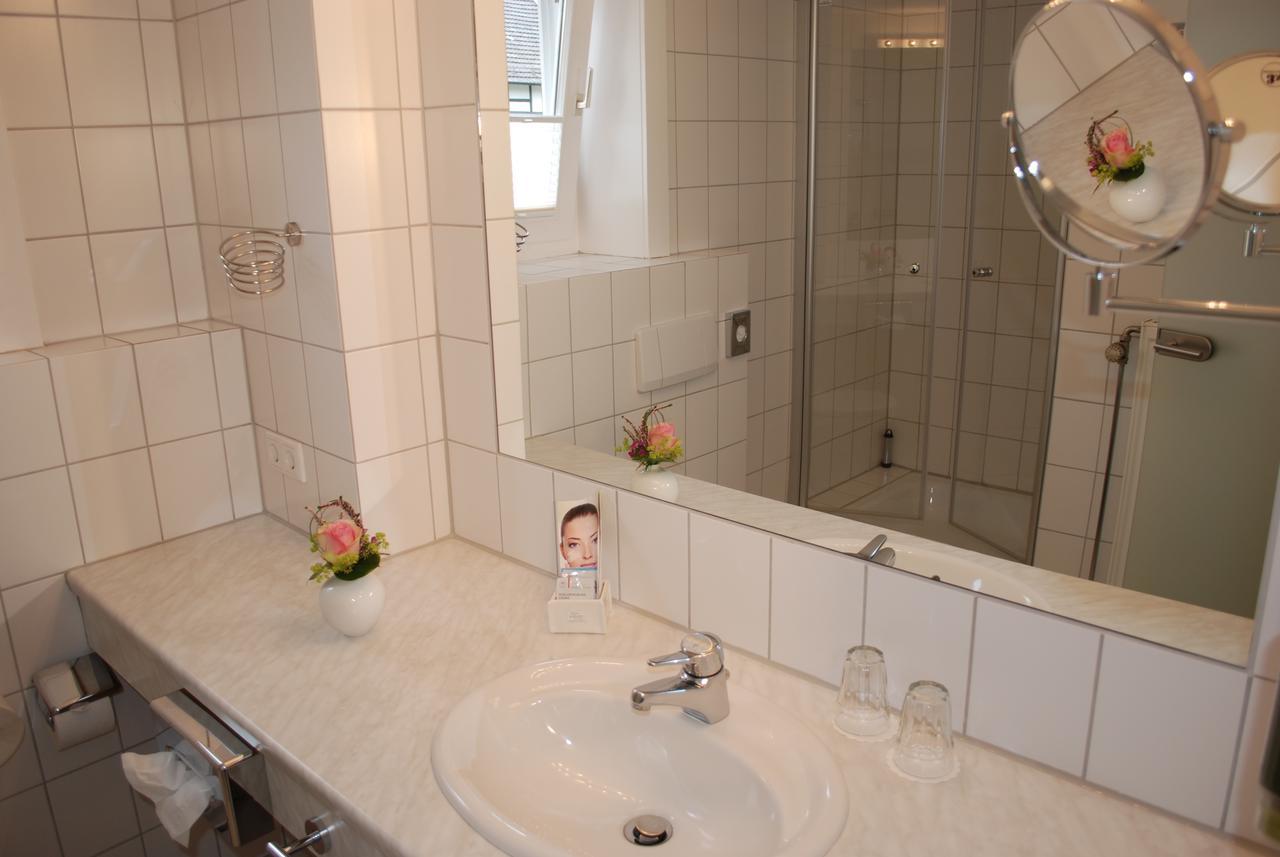 Alt Warburg Hotel Eksteriør billede