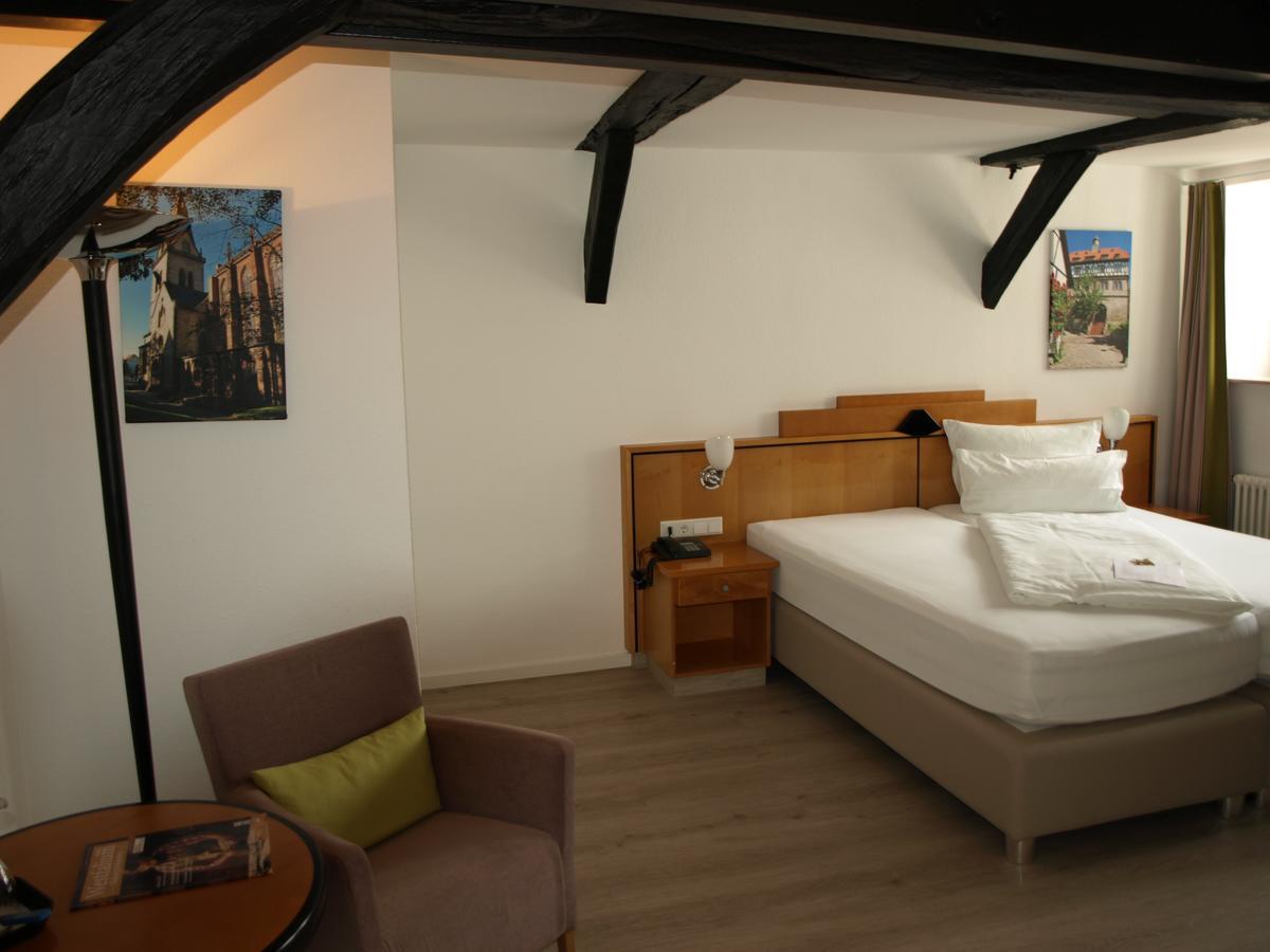 Alt Warburg Hotel Eksteriør billede
