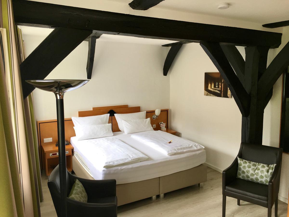 Alt Warburg Hotel Eksteriør billede