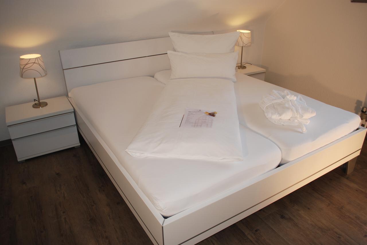 Alt Warburg Hotel Eksteriør billede