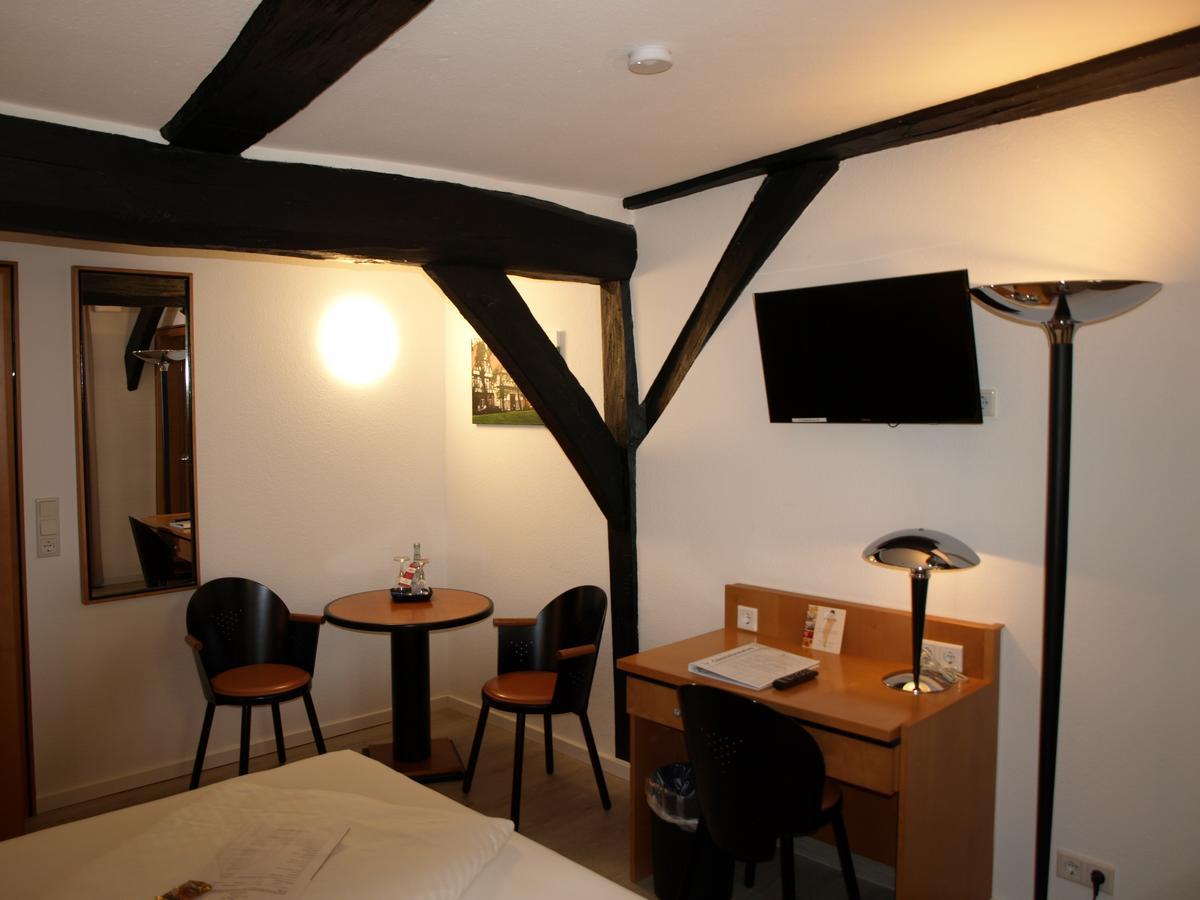 Alt Warburg Hotel Eksteriør billede