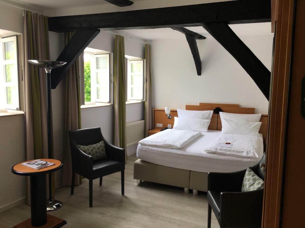 Alt Warburg Hotel Eksteriør billede