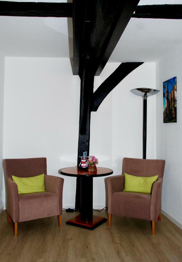 Alt Warburg Hotel Eksteriør billede