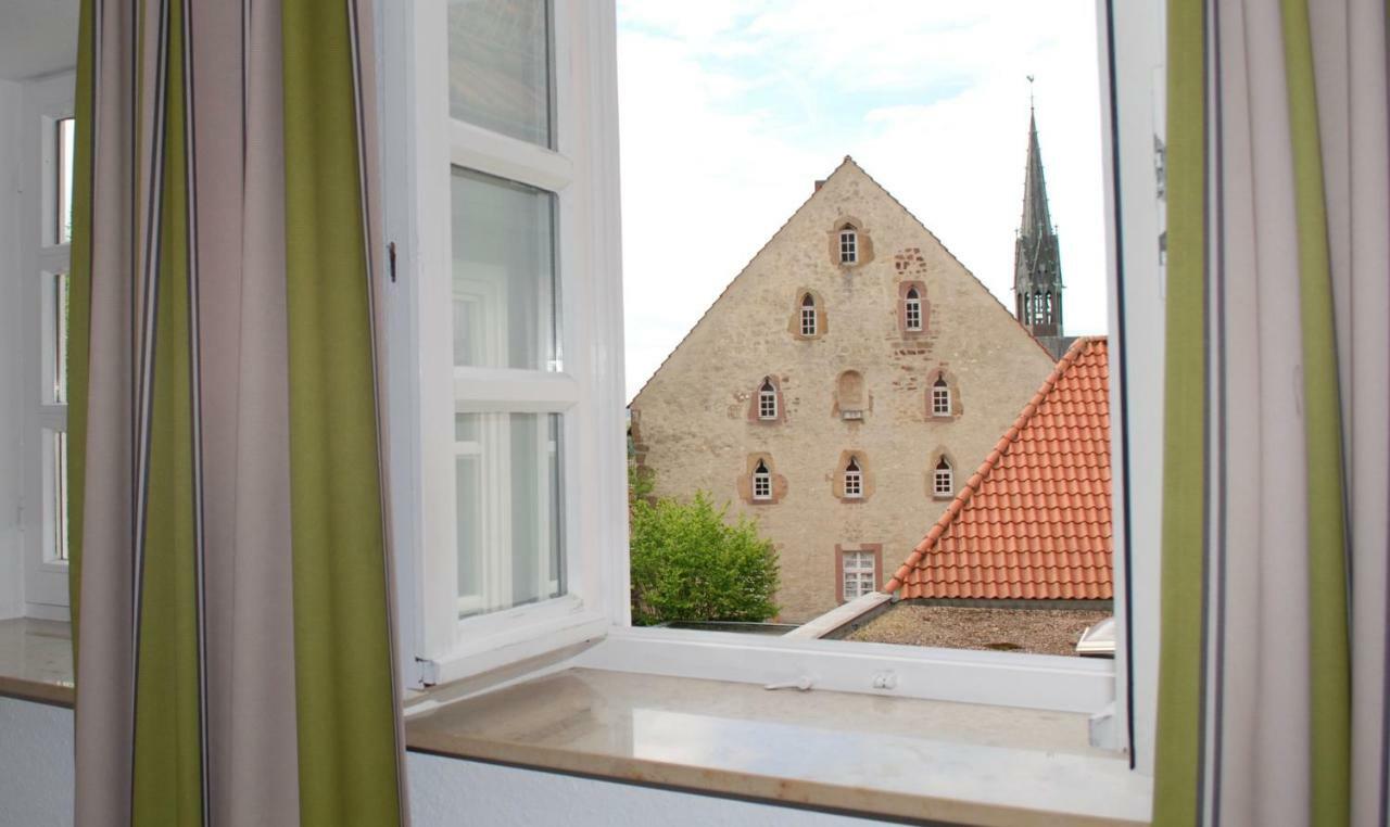 Alt Warburg Hotel Eksteriør billede