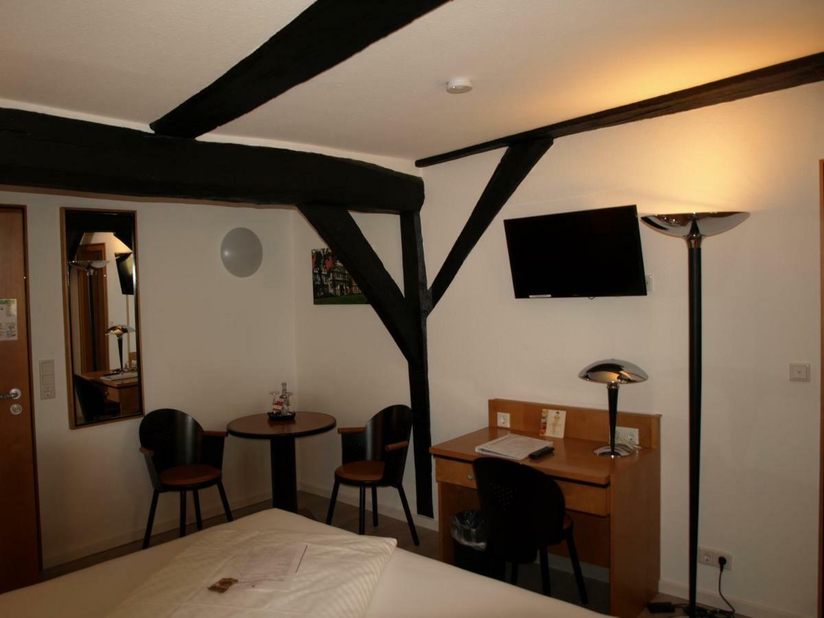 Alt Warburg Hotel Eksteriør billede