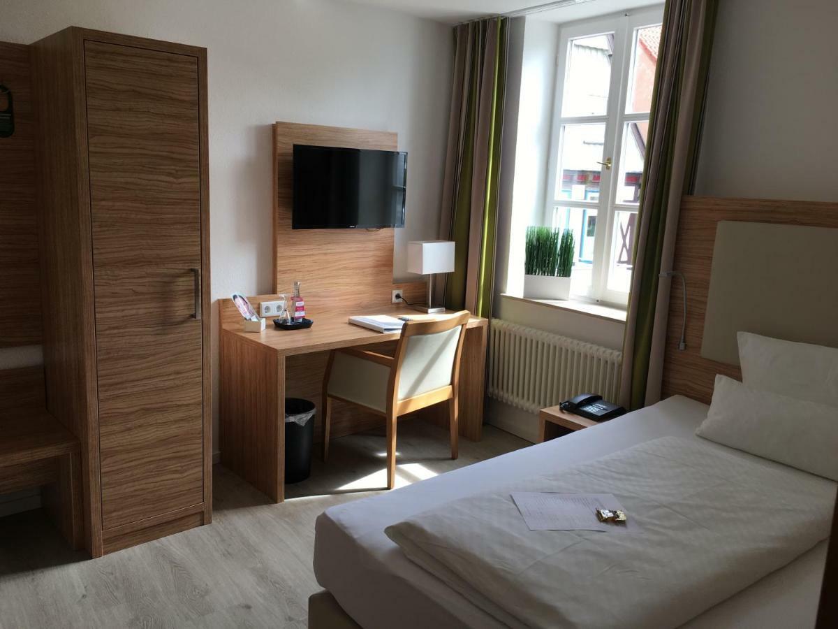 Alt Warburg Hotel Eksteriør billede